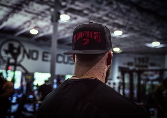 Gasp NC Flatbrim Mesh Cap (Black/Red) спортивная мужская кепка. Cap-1493 фото