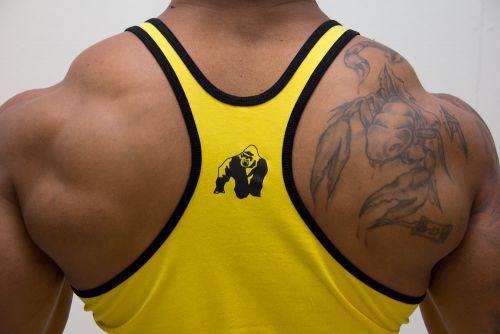 Спортивная мужская майка Logo Stringer (Yellow) Gorilla Wear M-1055 фото